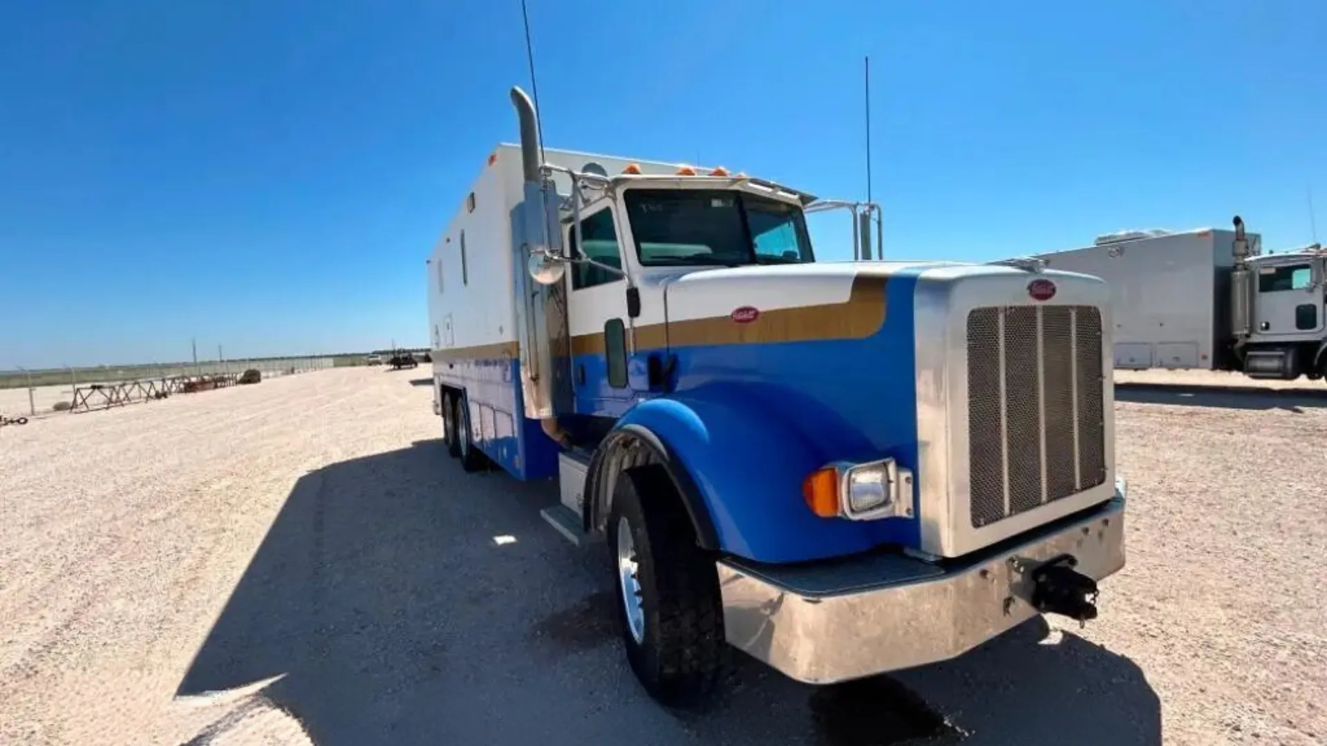 2011 Peterbilt 367 T/A Wireline Truck-4