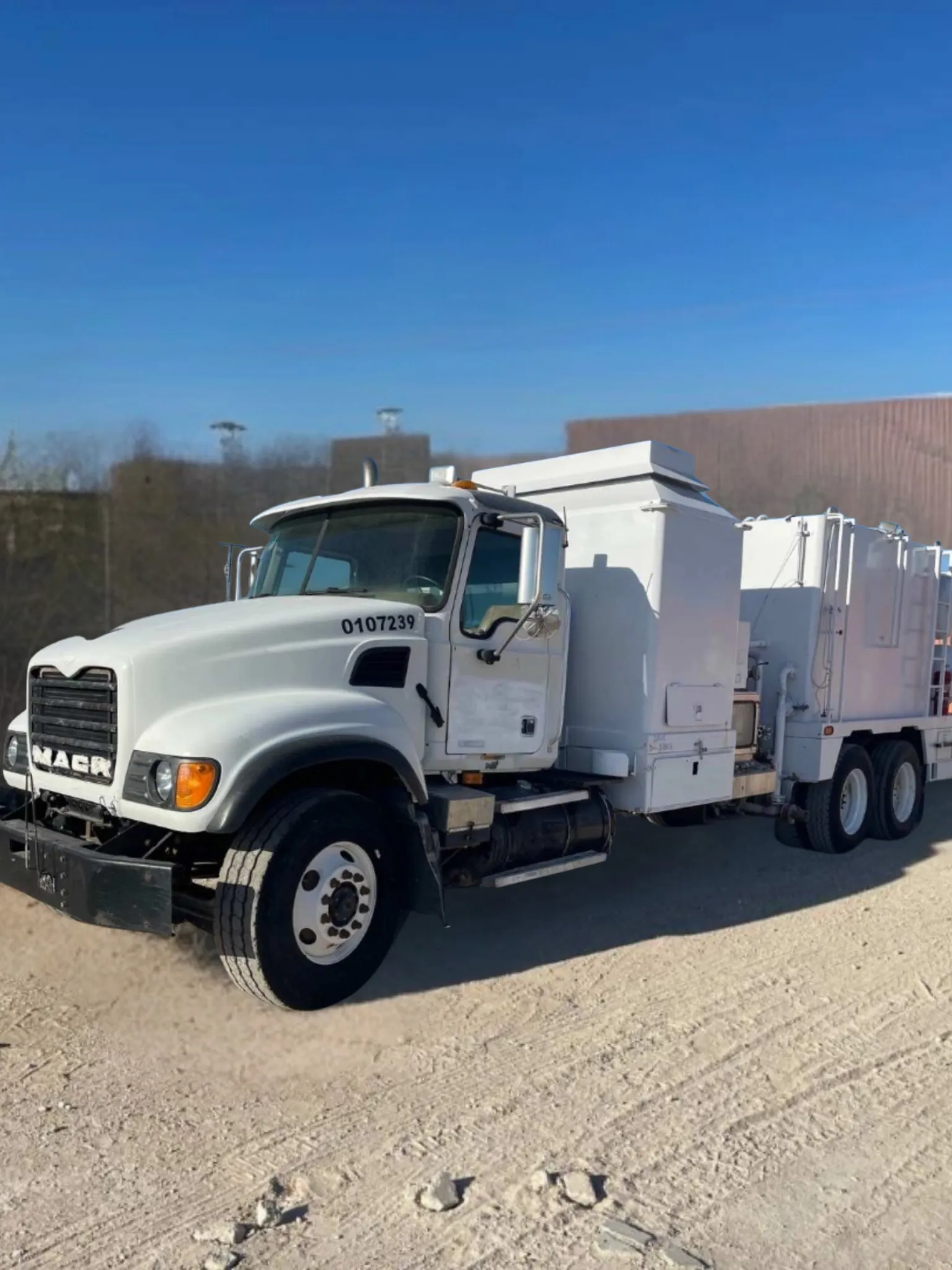 2003 MACK CVS713 HOT OILER TRUCK